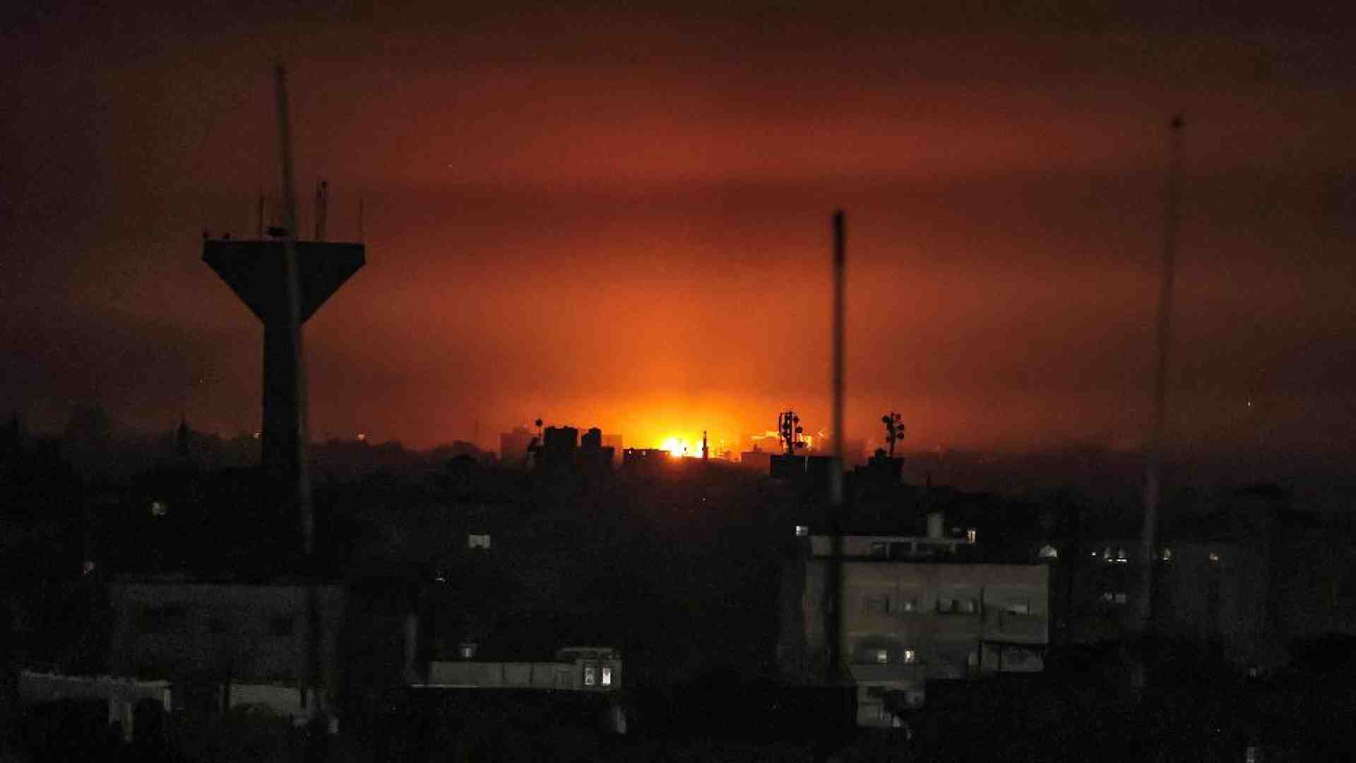 Immagine di Notte di combattimenti a Gaza. Bimba uccisa a un posto di blocco