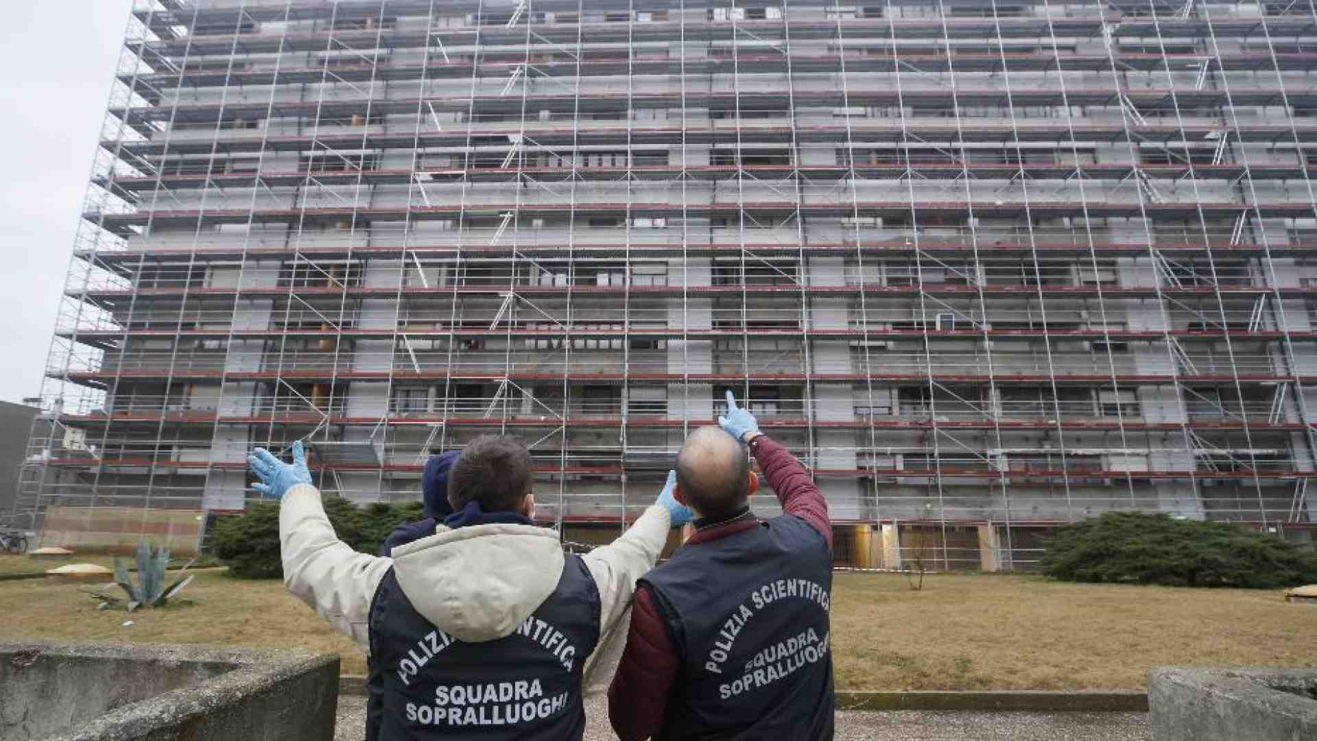 Immagine di Il post, il volo dal nono piano, la morte della figlia. Ma Giulia era sola