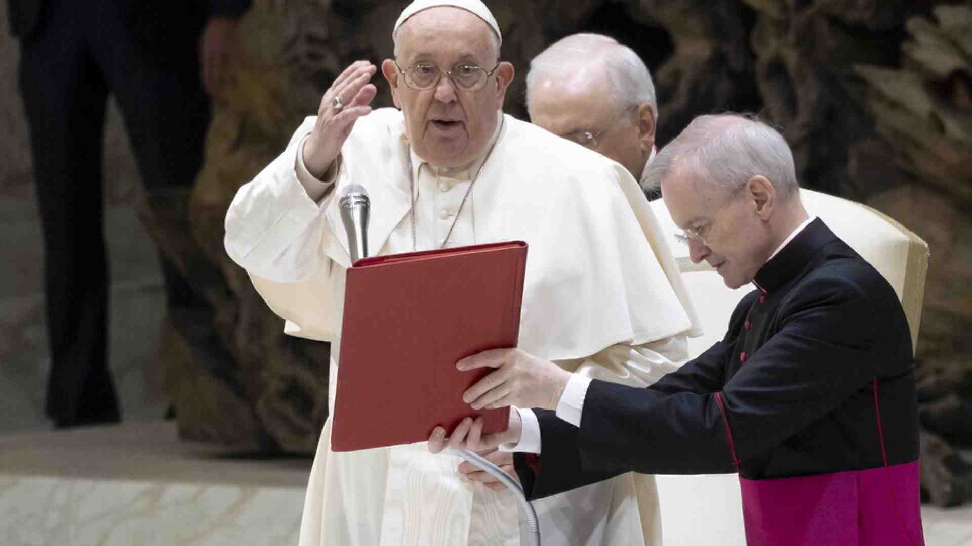 Immagine di Papa Francesco sulla maternità surrogata: “Proibire la pratica a livello universale"