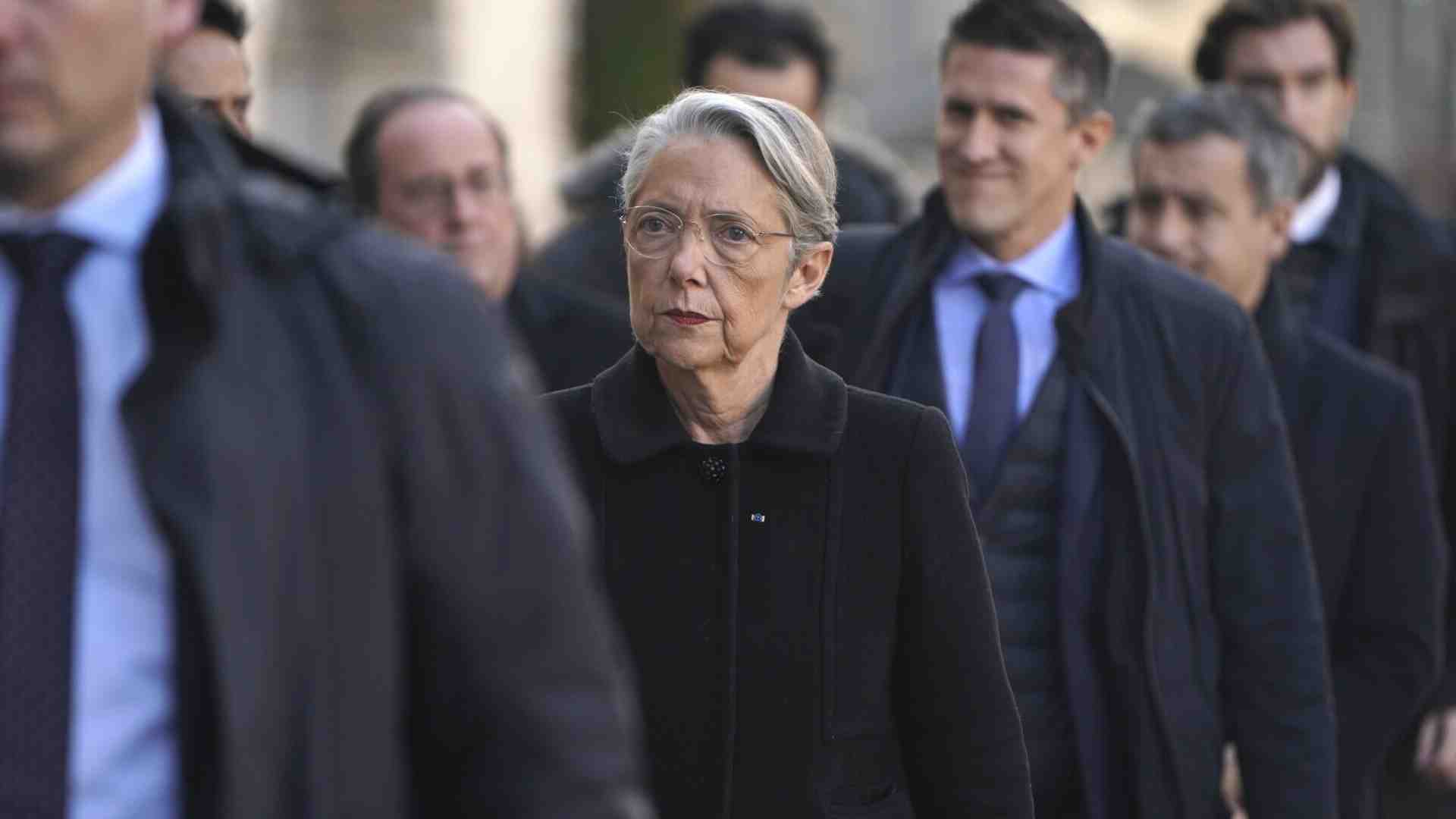 Immagine di L’algida Borne lascia la guida del governo francese. Il nuovo premier è Attal
