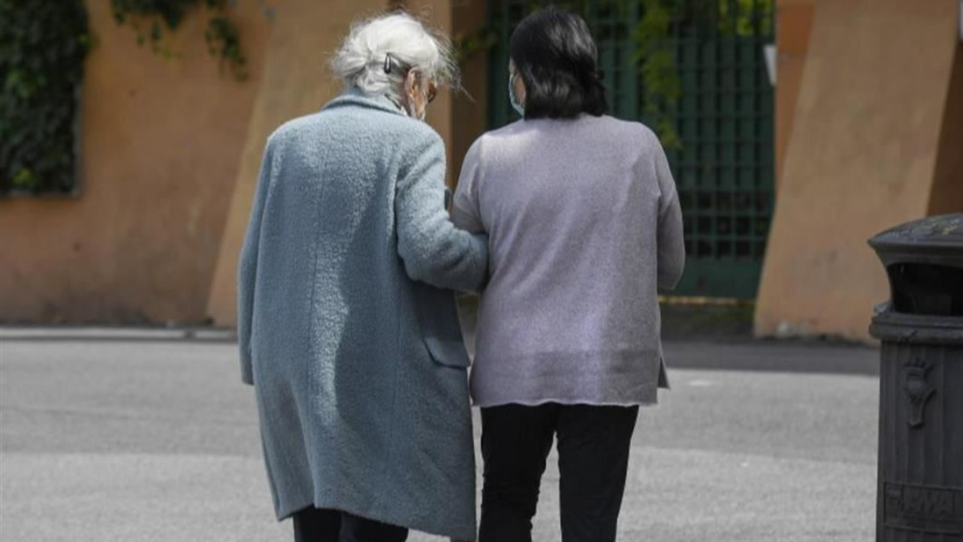 Immagine di Quasi 900mila colf e badanti, ma sono insufficienti