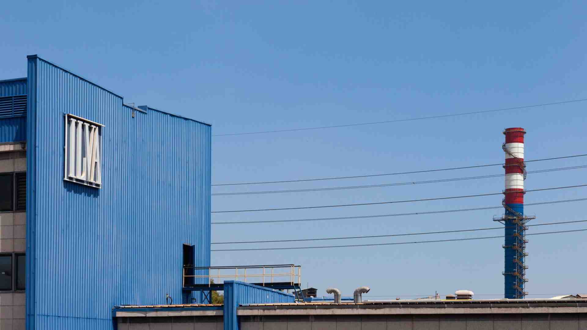 Immagine di “Riaccendere gli altoforni”. I sindacati non si rassegnano a una mini Ilva con cassa integrazione a vita