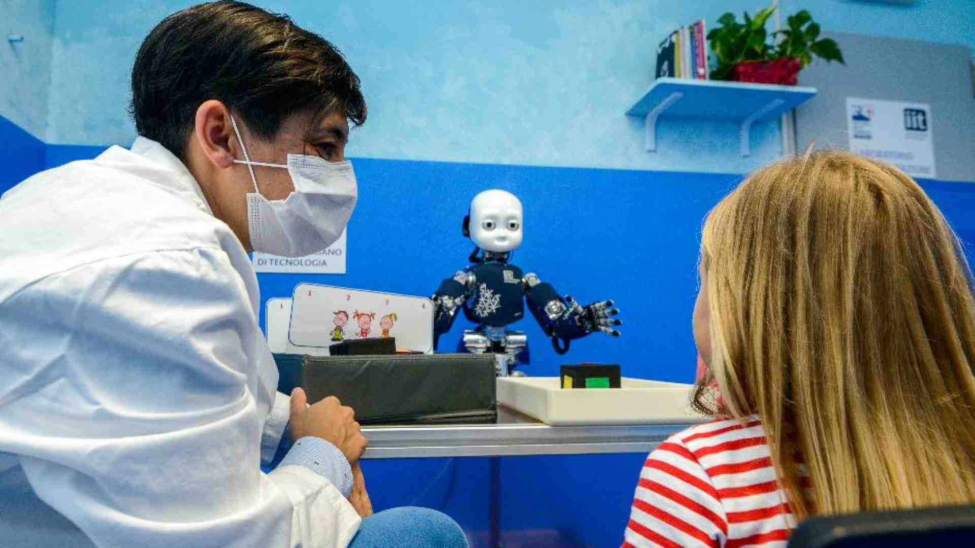 Immagine di Il nuovo amico dei bambini con autismo? Il robottino iCub