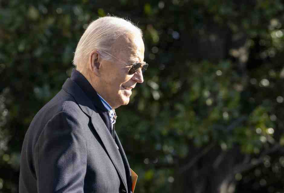 Attacchi di America e alleati contro gli houthi. Biden: "Non esiteremo" a prendere ulteriori misure