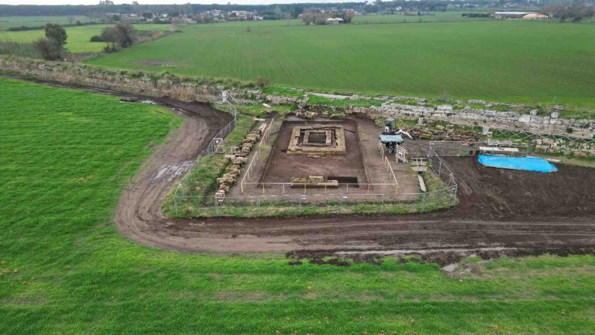 Immagine di Nuova scoperta a Paestum: svelati altri due templi dorici