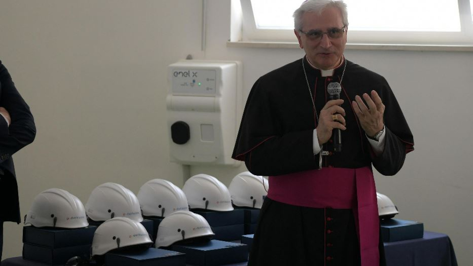 Immagine di Il vescovo Miniero: «Servono risposte. Taranto merita una transizione giusta»