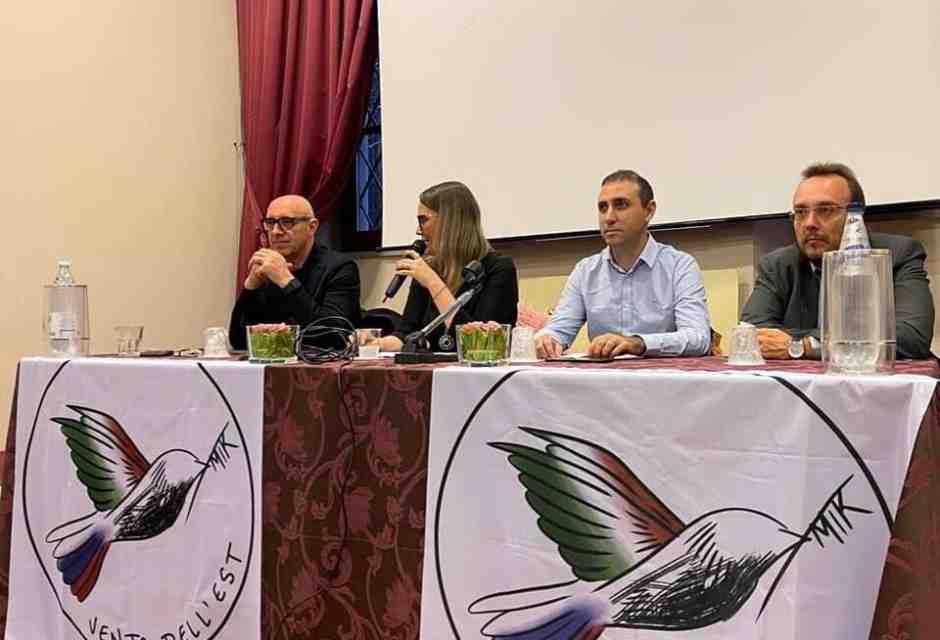 Foto dall'account Facebook di Vento dell'Est