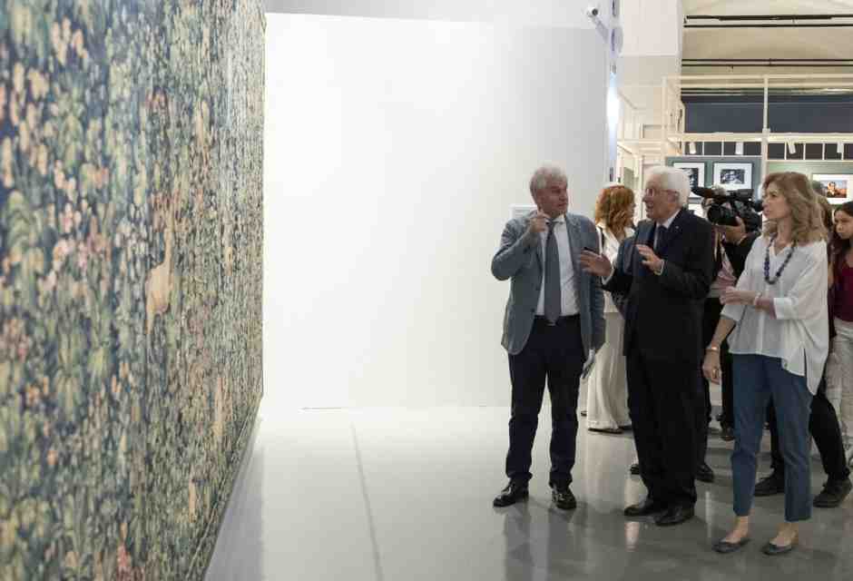 &nbsp;Una delle opere della mostra dedicata a Calvino durante la visita di Mattaerella - foto Ansa