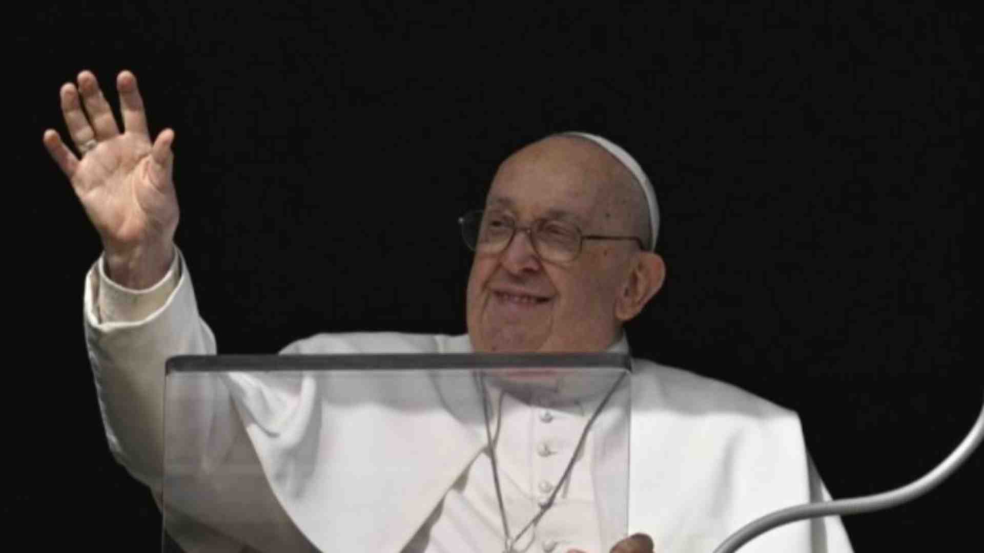 Immagine di Francesco: dobbiamo educare alla pace