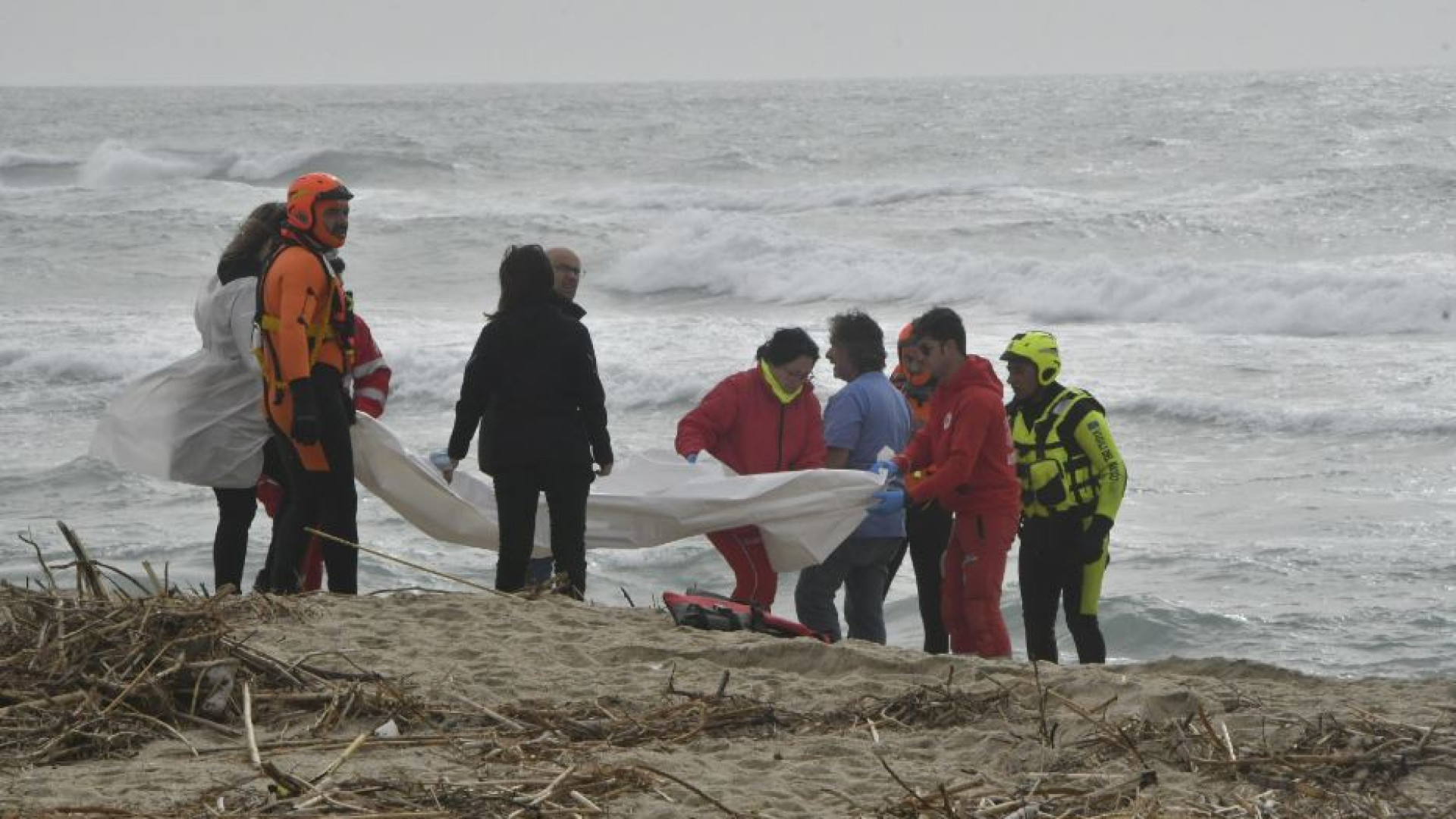 Immagine di «Settanta migranti dispersi». Tunisia e Libia, due naufragi