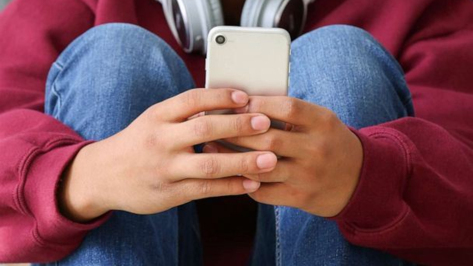 Immagine di Adolescenti in fuga dal mondo? Genitori fate mea culpa