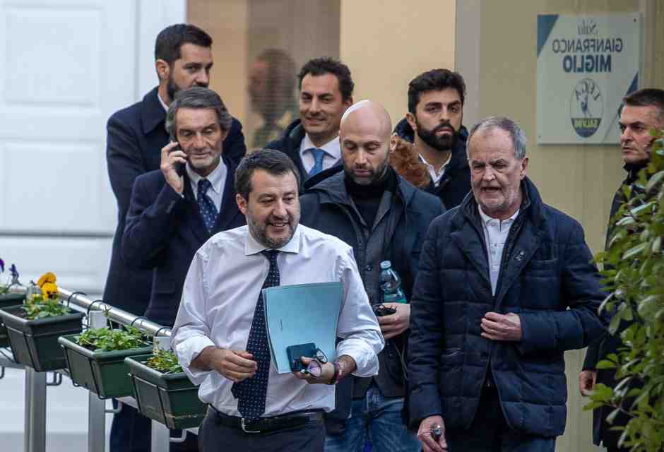 Salvini contro Meloni: "Regionali sono un casino. FdI ci picchia ovunque". I governatori lo rimbalzano