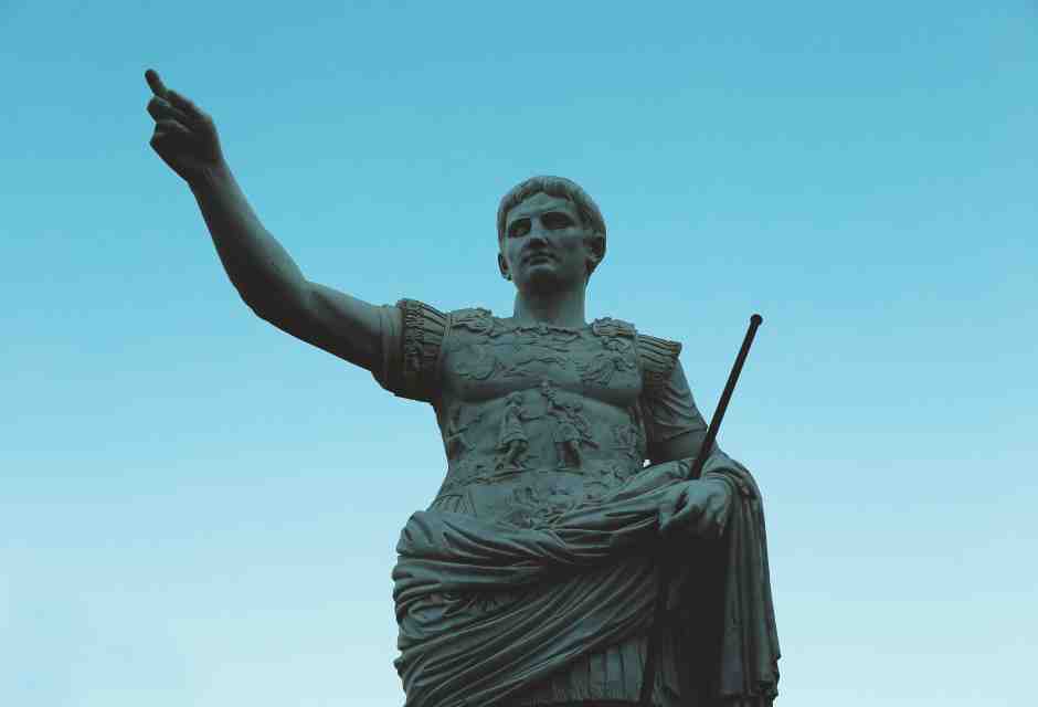 &nbsp;Statua di Giulio Cesare - foto Unsplash