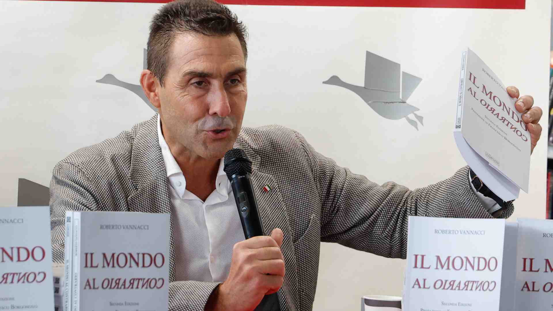 Immagine di La sinistra che va in tilt. E il generale Vannacci che va (poco) in ufficio