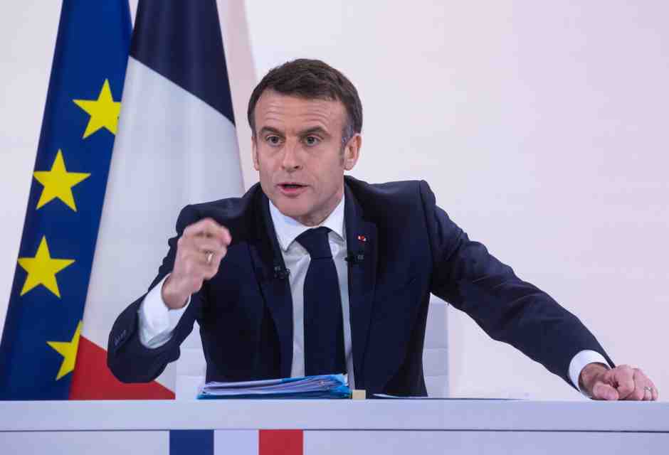 Macron parla alla nazione e punta sul "riarmo" civico, economico e demografico