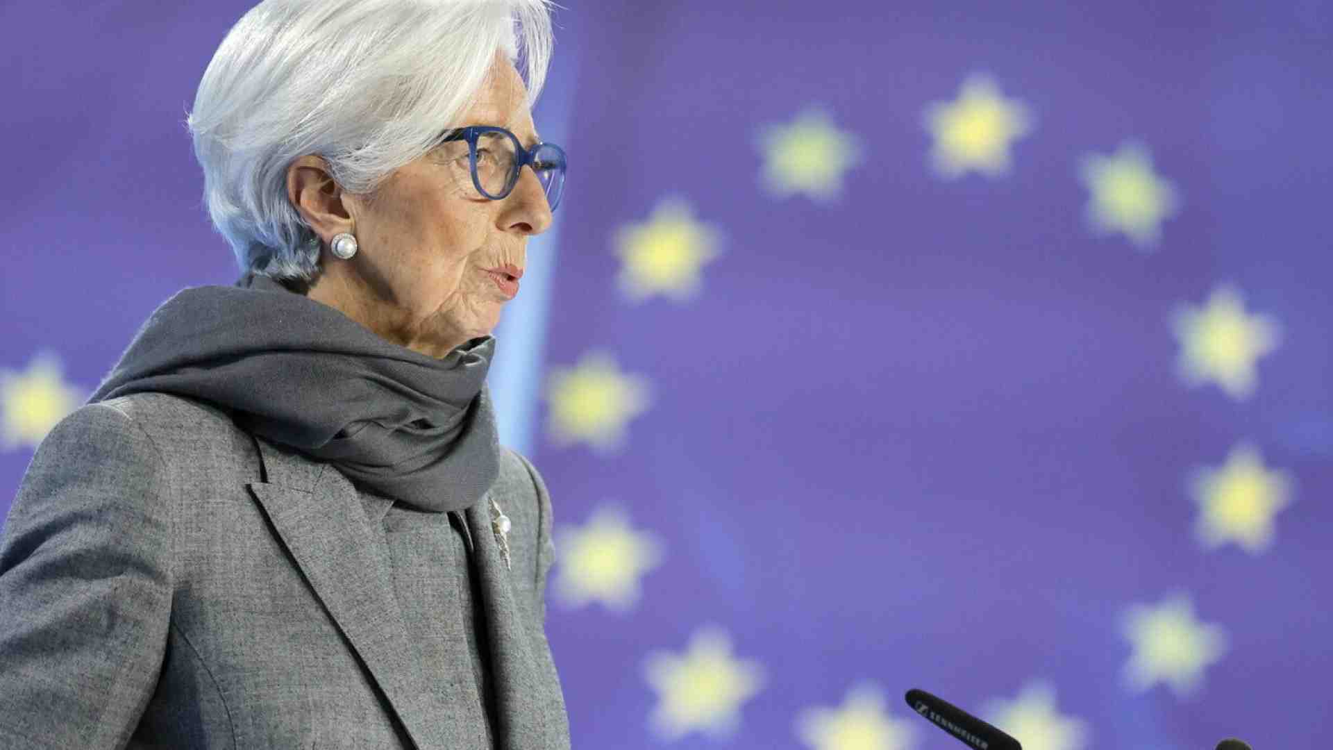 Immagine di I tassi non scenderanno prima dell’estate (forse), dice Lagarde
