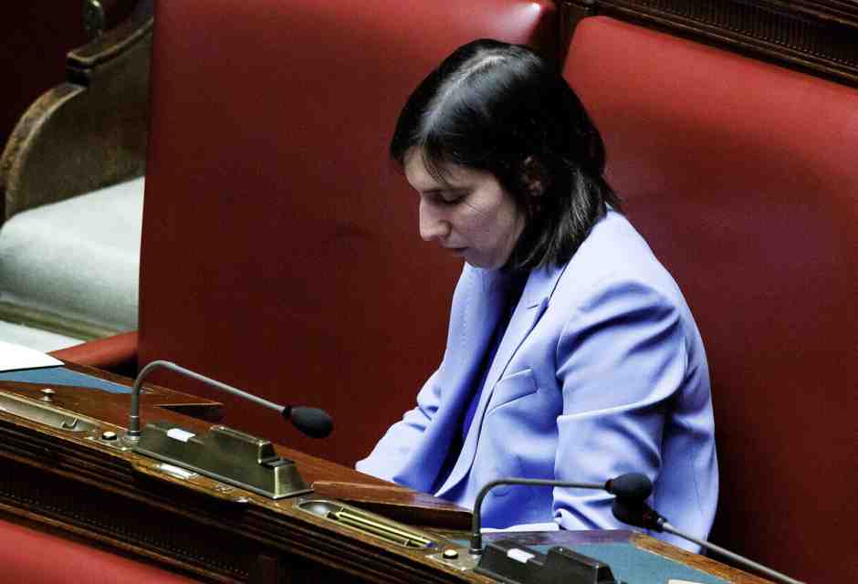 Schlein teme di restare la sola leader candidata e ha un problema anche in Sicilia