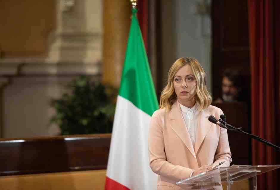 "Ci manca un Giavazzi". Meloni cerca un consigliere economico per grane, nomine e visione