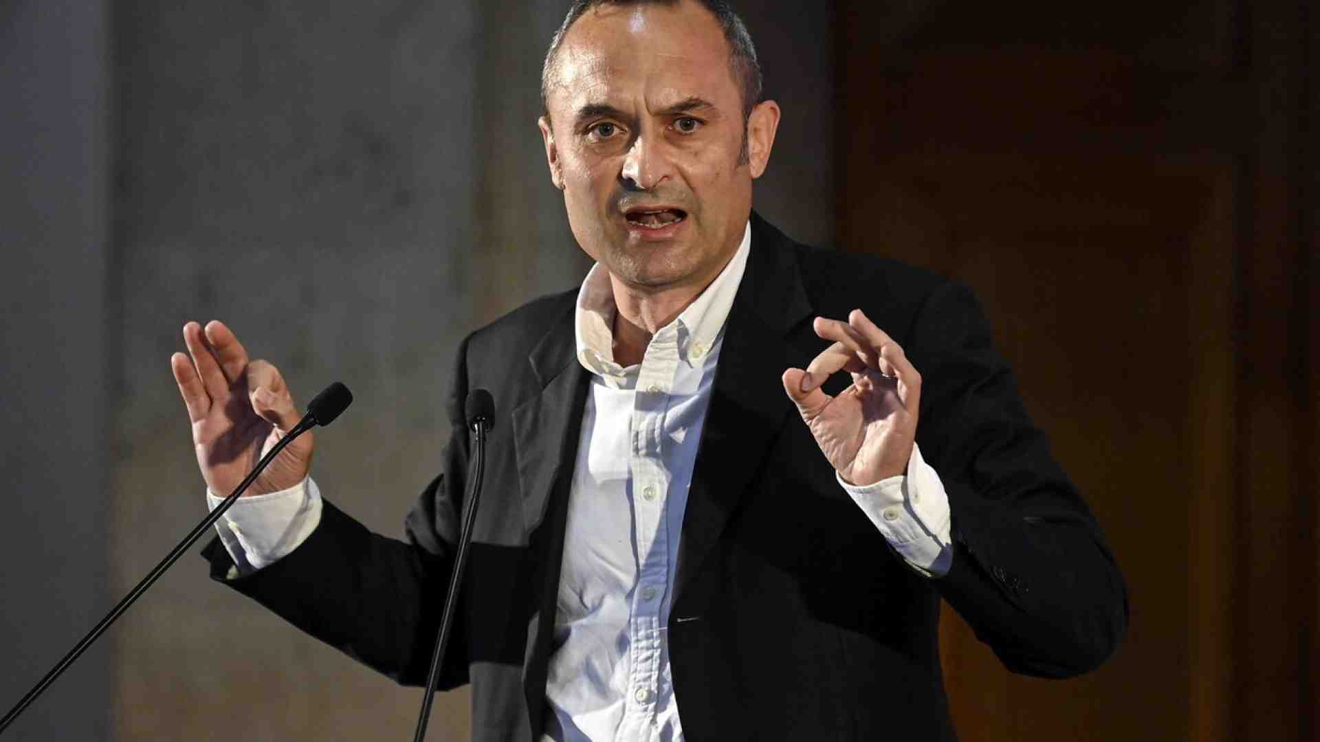 Immagine di Chi è Enrico Costa, l’uomo che sta facendo impazzire i manettari