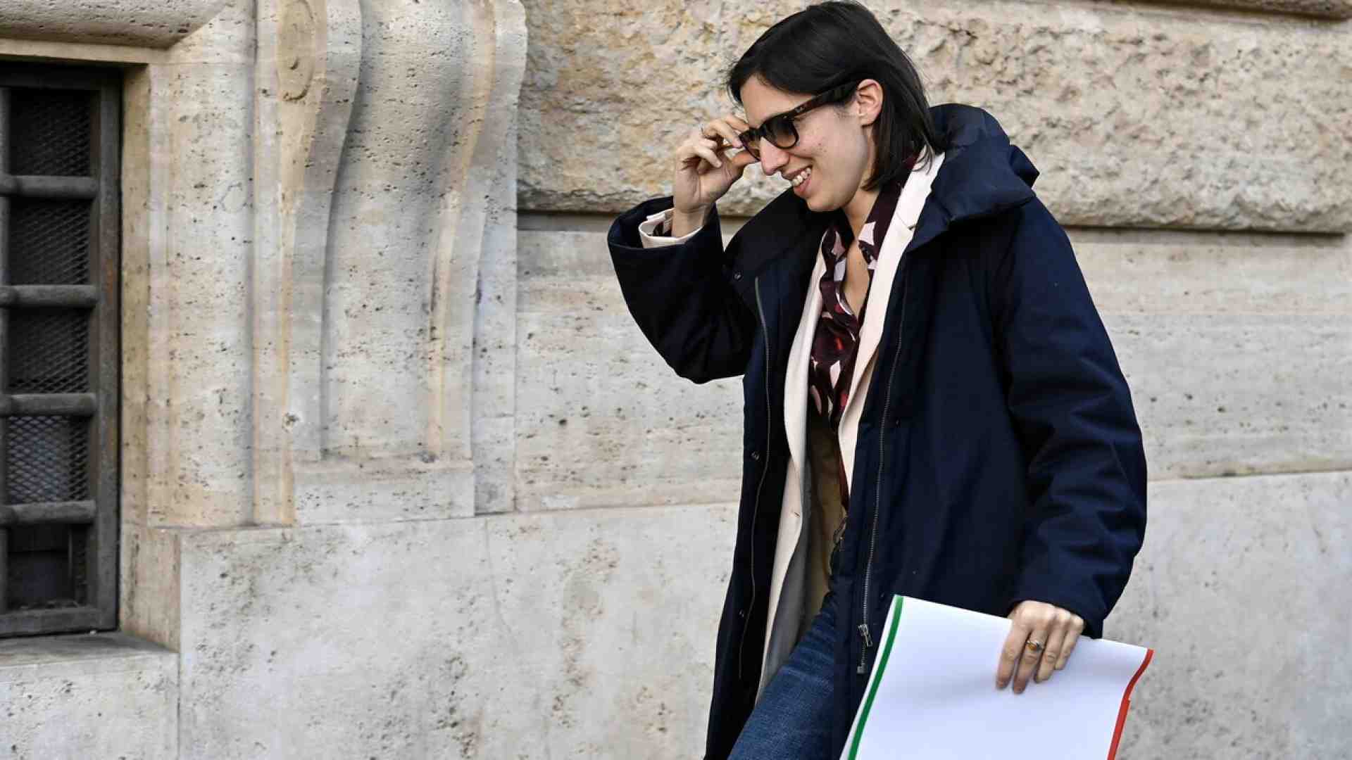 Immagine di "Carissima Elly non ti candidare". Le donne dem scrivono a Schlein
