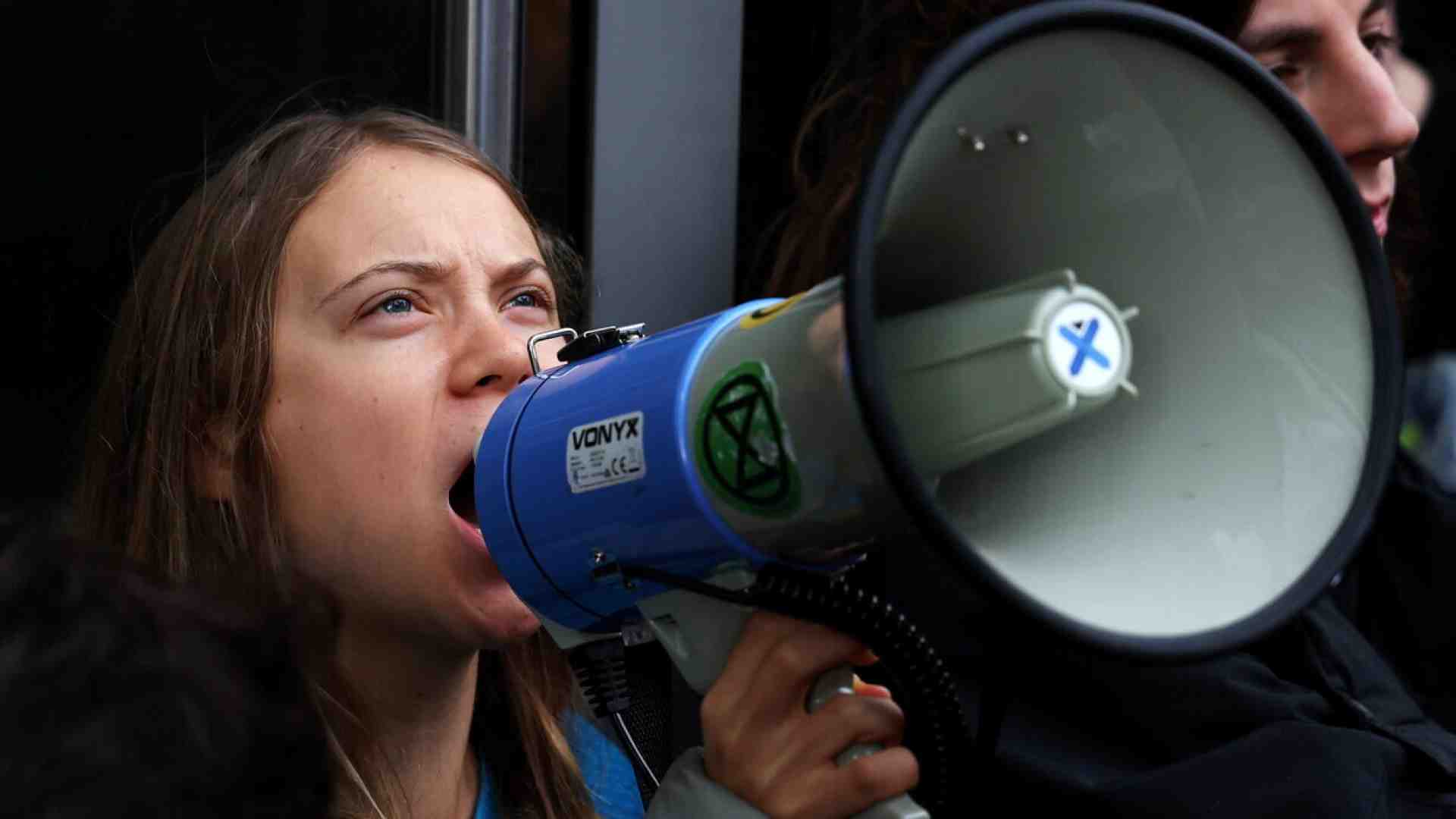 Immagine di Basta auto elettriche, dicono dal Giappone: e intanto l'Europa si inchina a Greta
