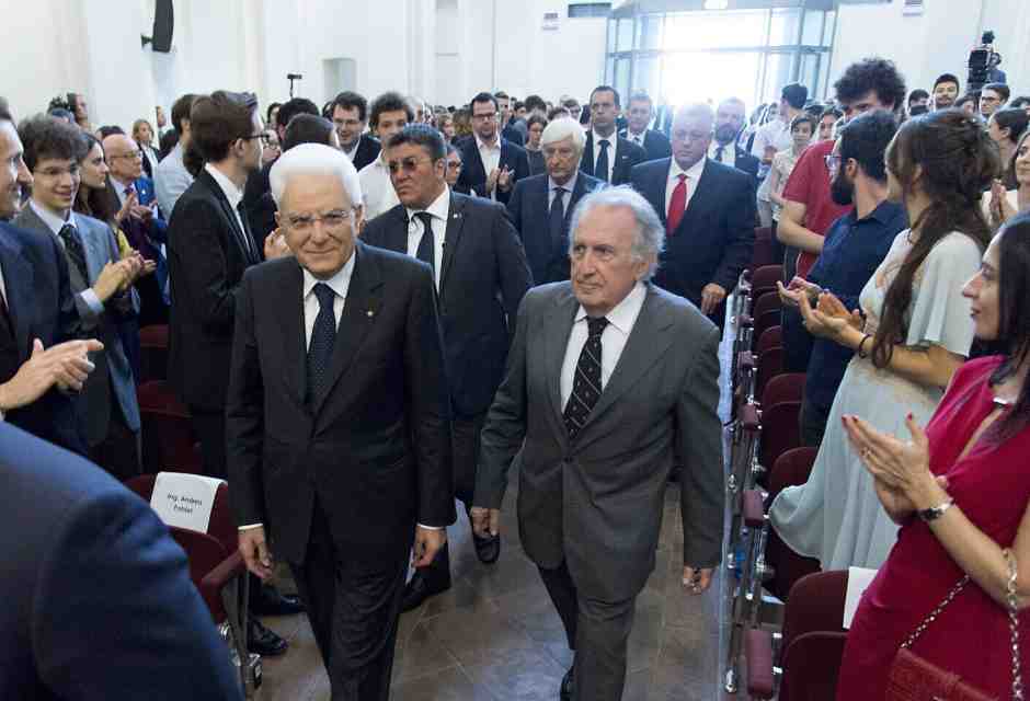 Andrea Belvedere (a destra) con Sergio Mattarella (foto Ufficio Stampa Quirinale/Paolo Giandotti) <br />