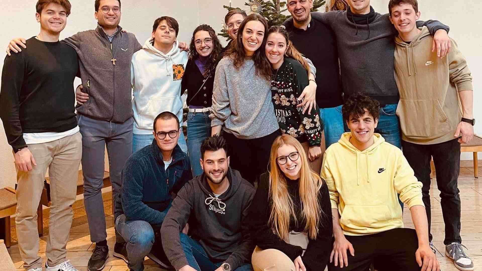 Immagine di Per i giovani, con i giovani