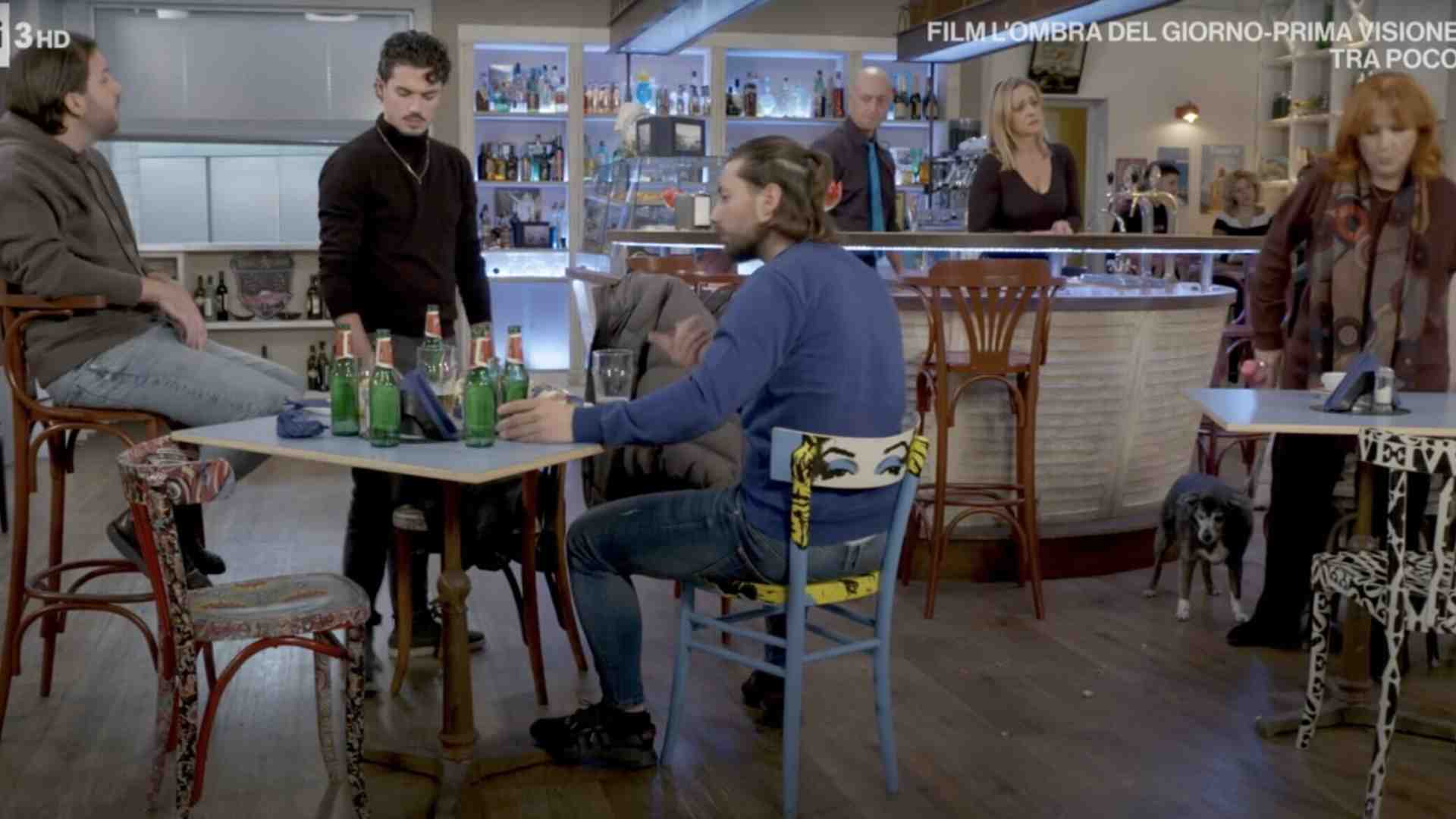 Immagine di Rissa al bar Vulcano. Anche a Un posto al sole arriva la microcriminalità