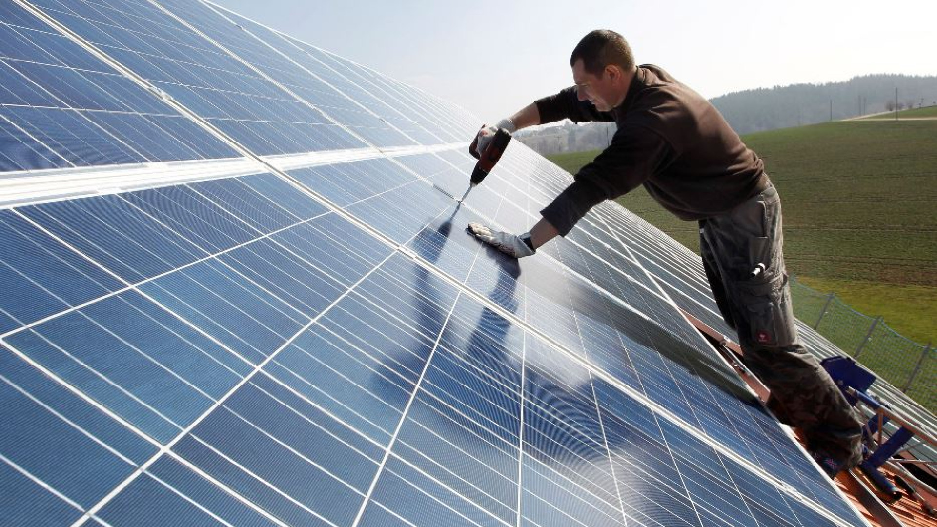Immagine di Tra un anno le rinnovabili saranno la prima fonte di elettricità