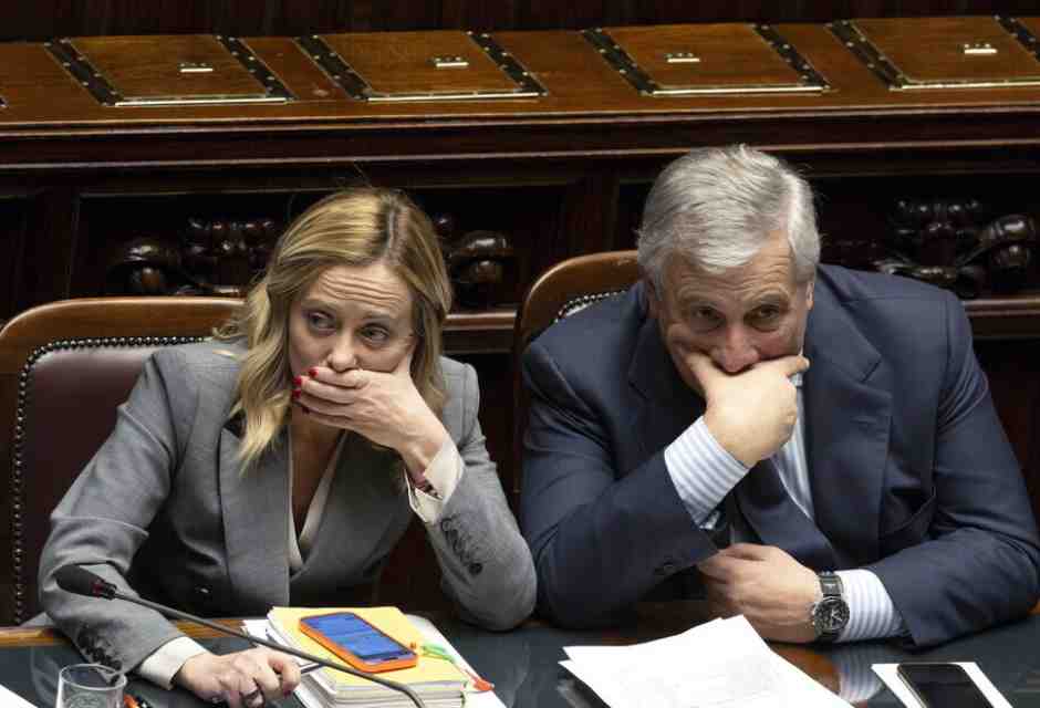 Tajani ci ripensa: se Meloni corre alle europee, ci sarà anche lui. E sogna il sorpasso della Lega