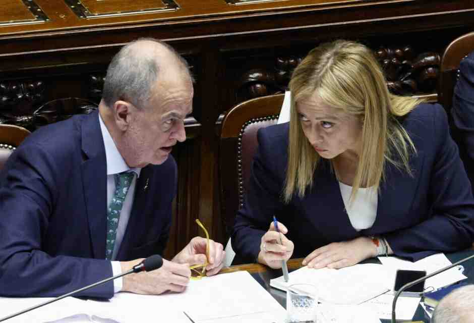 Roberto Calderoli e Giorgia Meloni (Ansa)