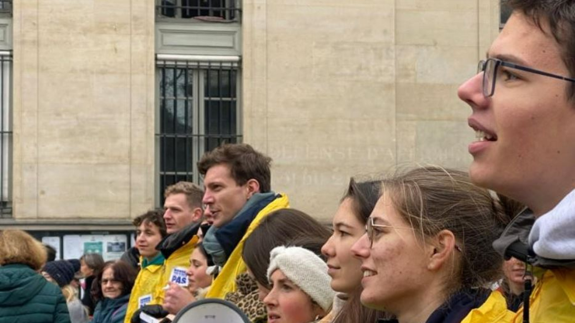 Immagine di Marcia di Parigi, la speranza è nei giovani