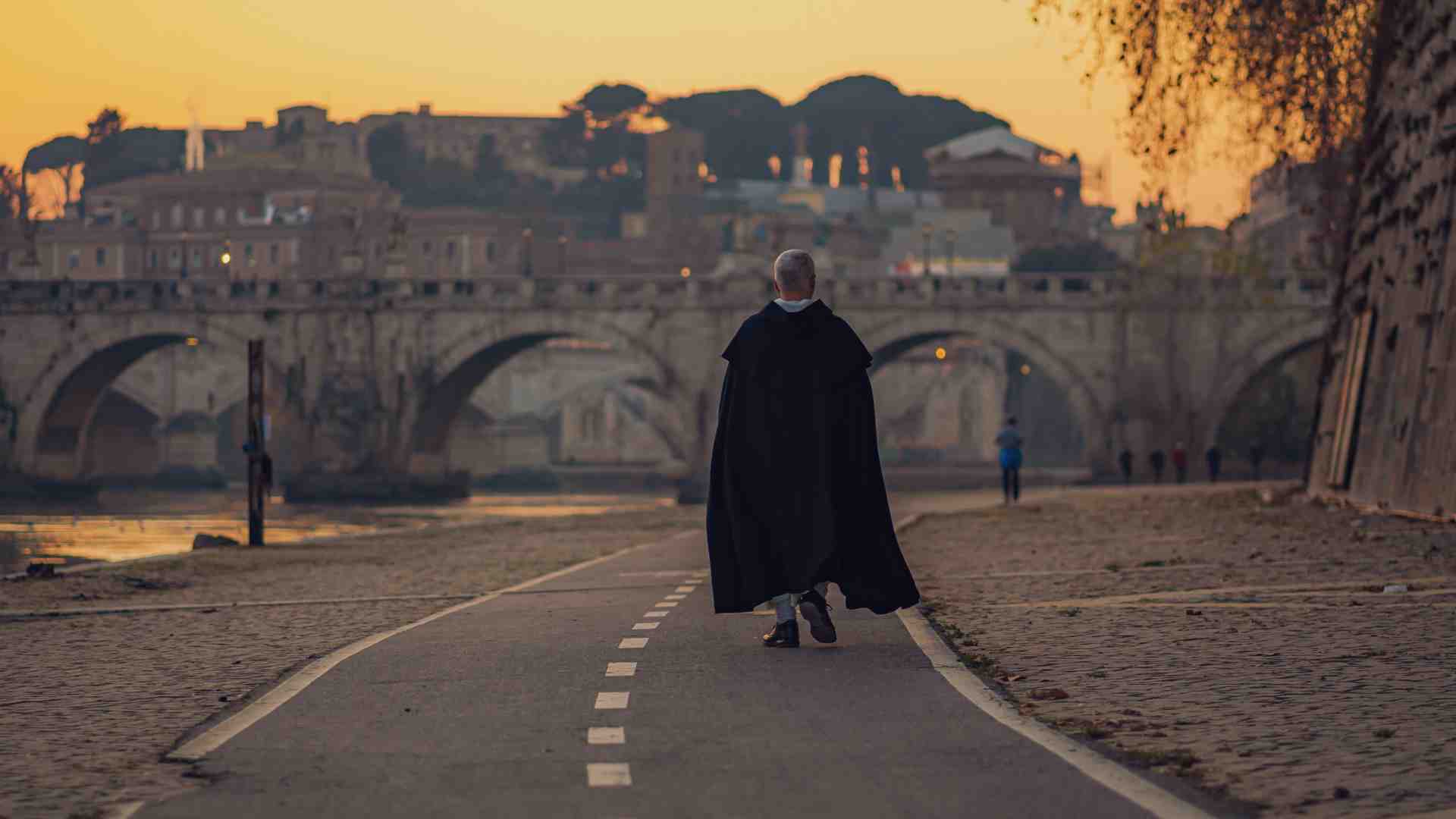 Immagine di Le persone senza personalità per le quali anche il cappotto è troppo