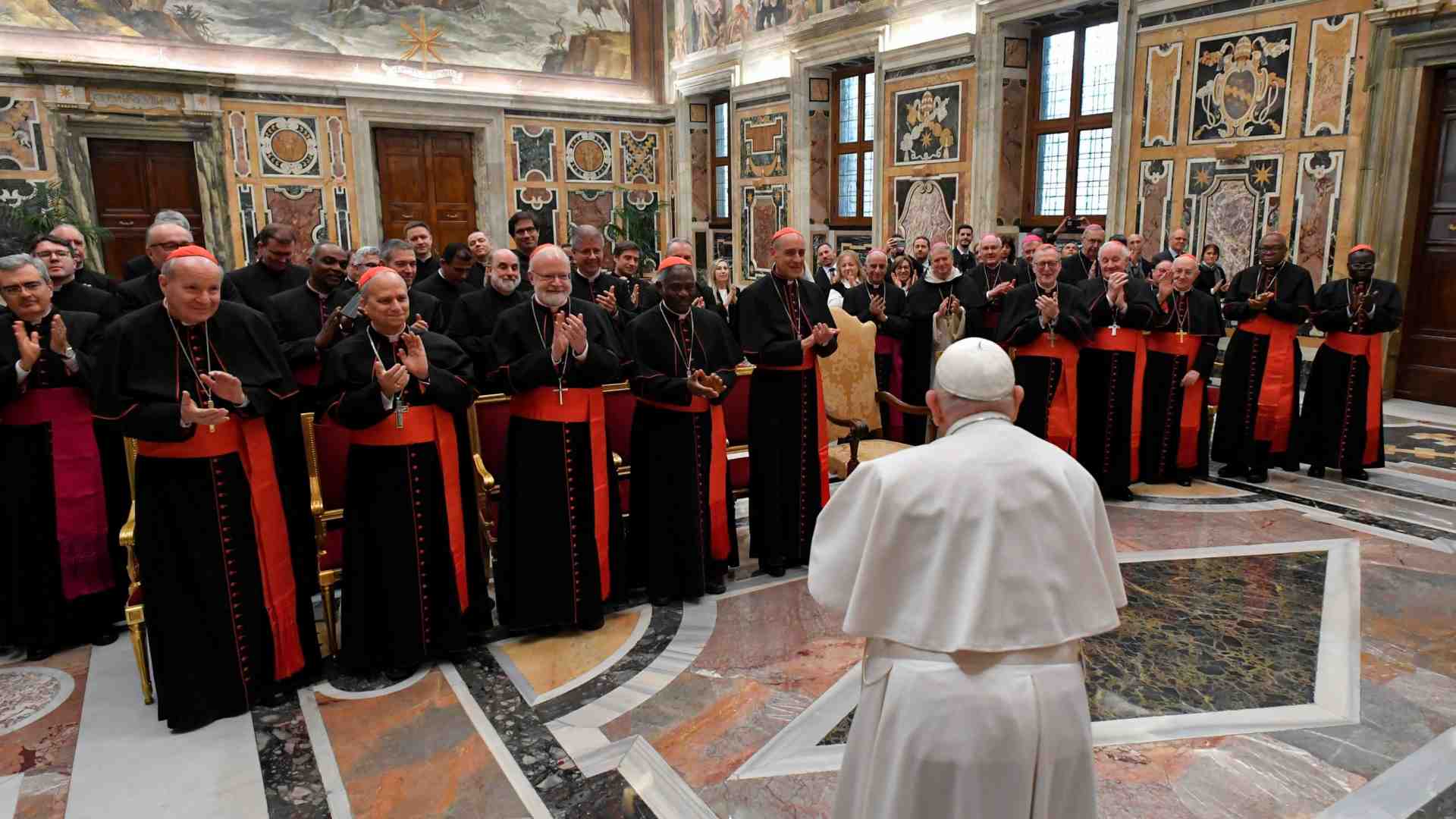Immagine di Il Papa chiarisce: «Sono alle persone, non alle unioni»