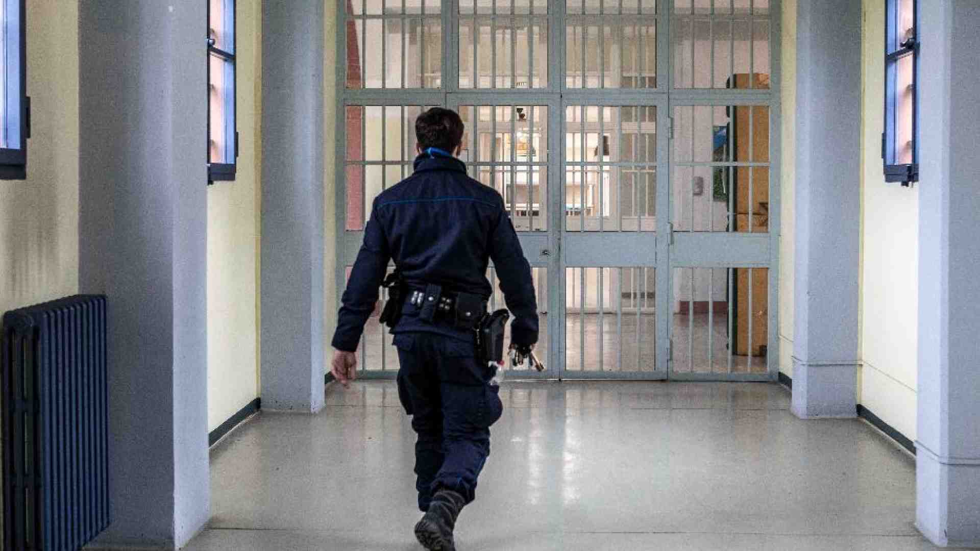 Immagine di Suicidio a Rossano, a Napoli detenuto salvato dagli agenti
