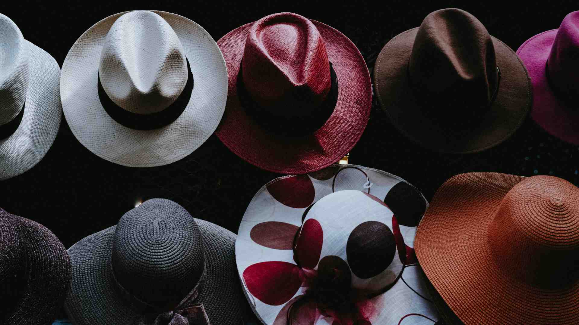 Immagine di L’Ancien Regime in testa: ecco ritornate le antiche cappellerie romane