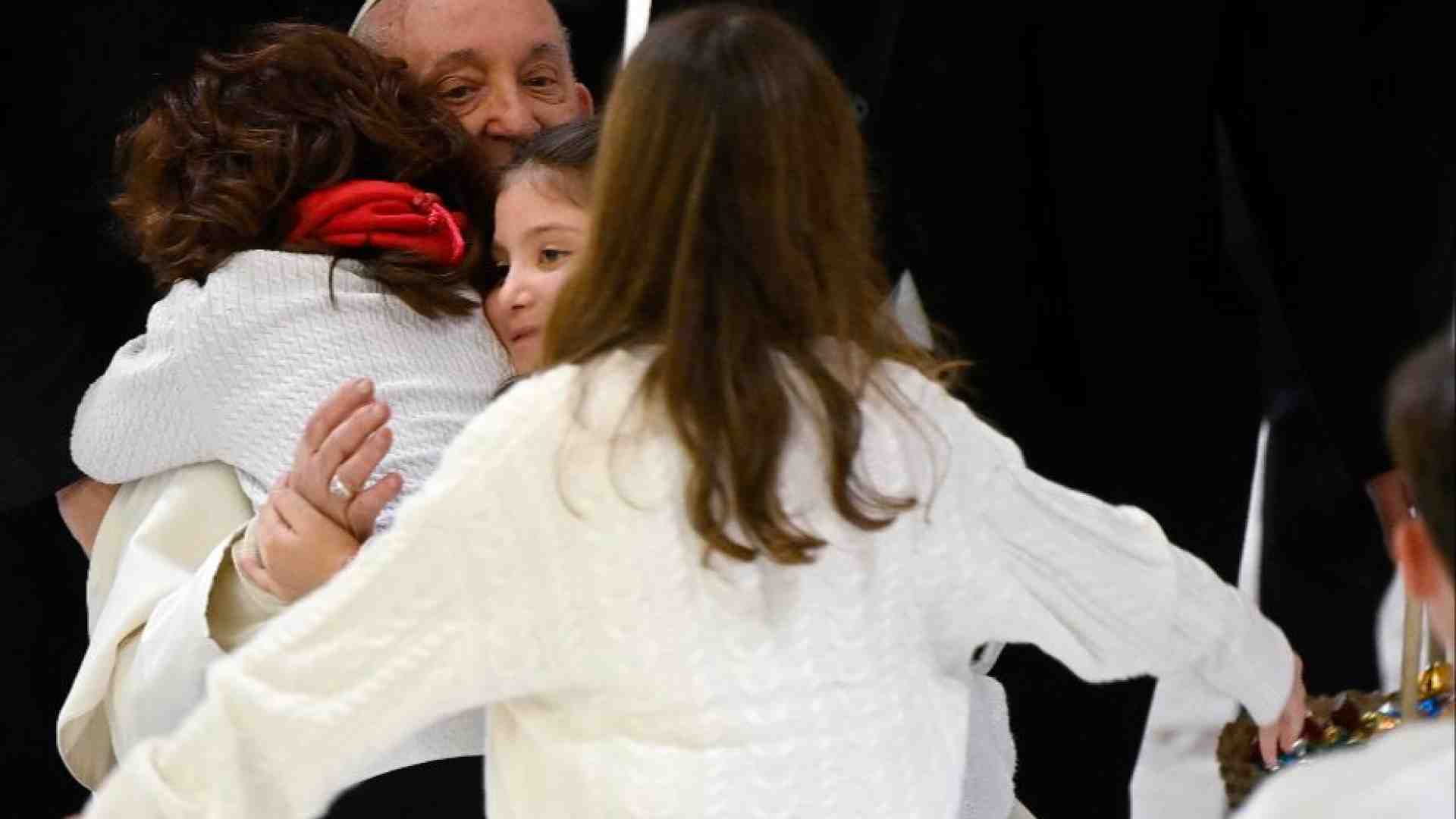 Immagine di Francesco ai cresimandi di Bari: appassionatevi a Gesù