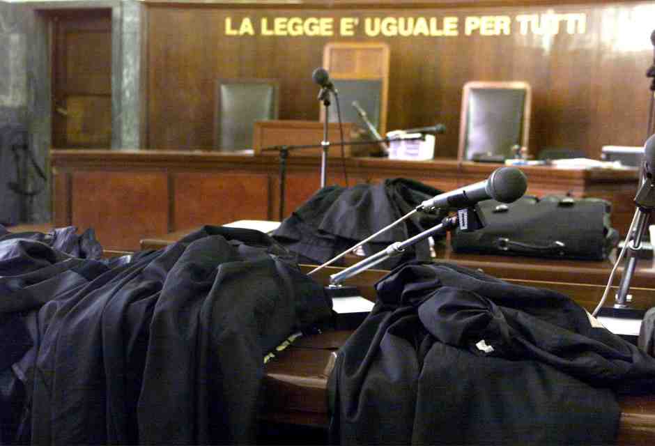 I penalisti scioperano contro il governo. Intervista a Francesco Petrelli (Ucpi)