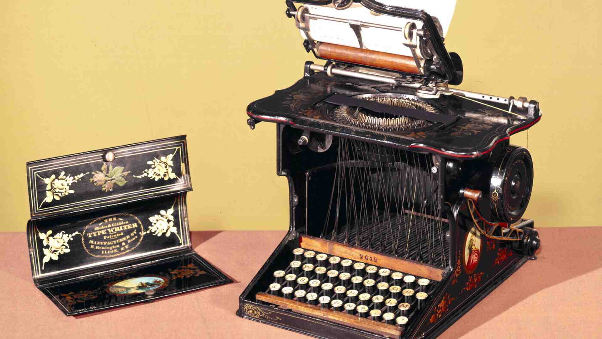 Immagine di Con la macchina da scrivere nacque il moderno “digitare”. Storia di un’invenzione