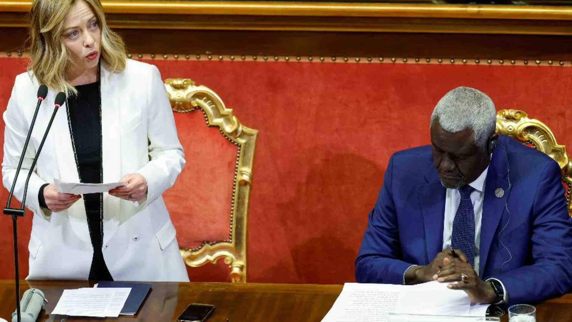 Immagine di Meloni: «Mai più un approccio predatorio. Pronti 5,5 miliardi»