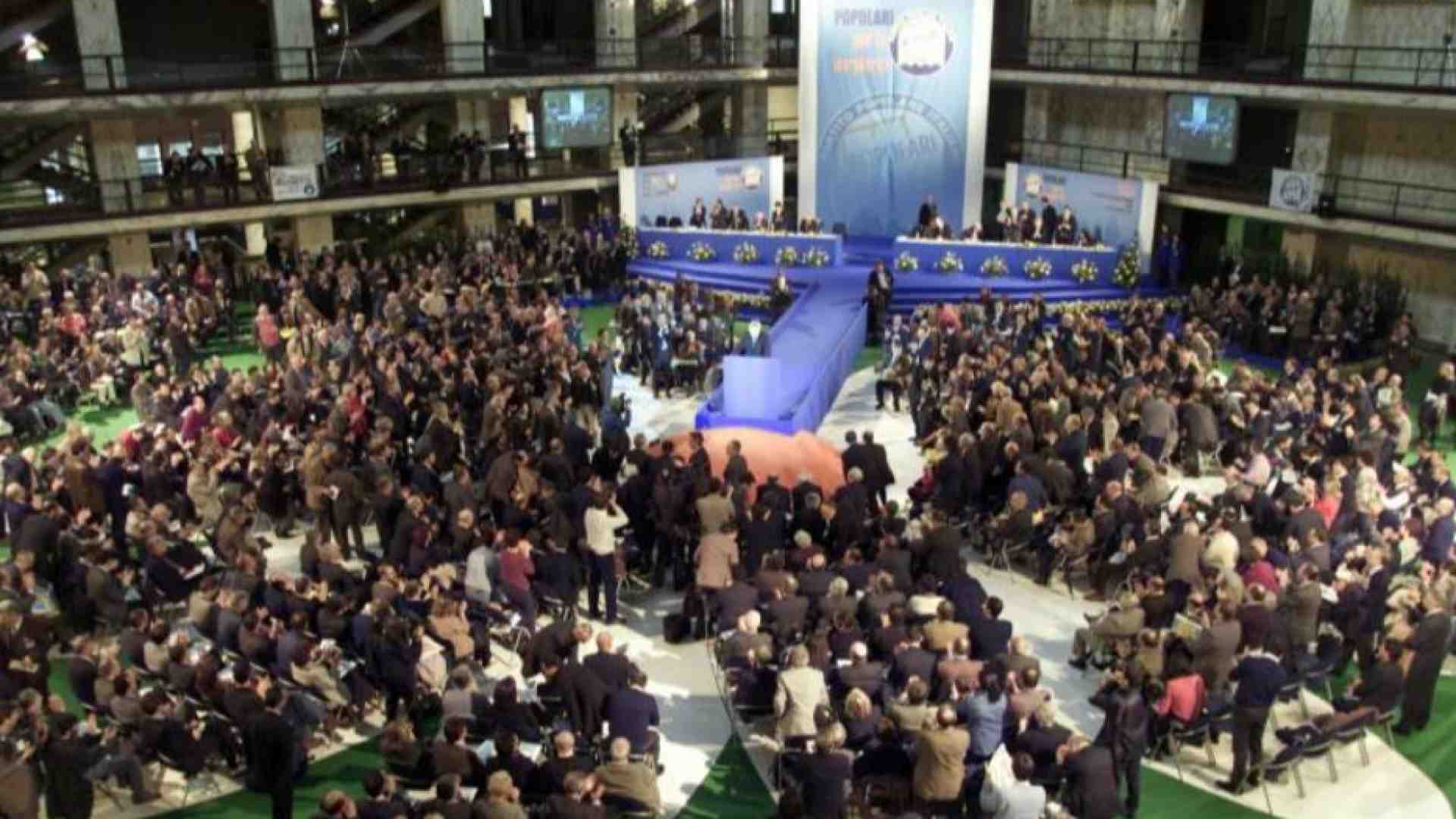 Immagine di Un leader forte e disintermediazione. Il centro che guarda a destra