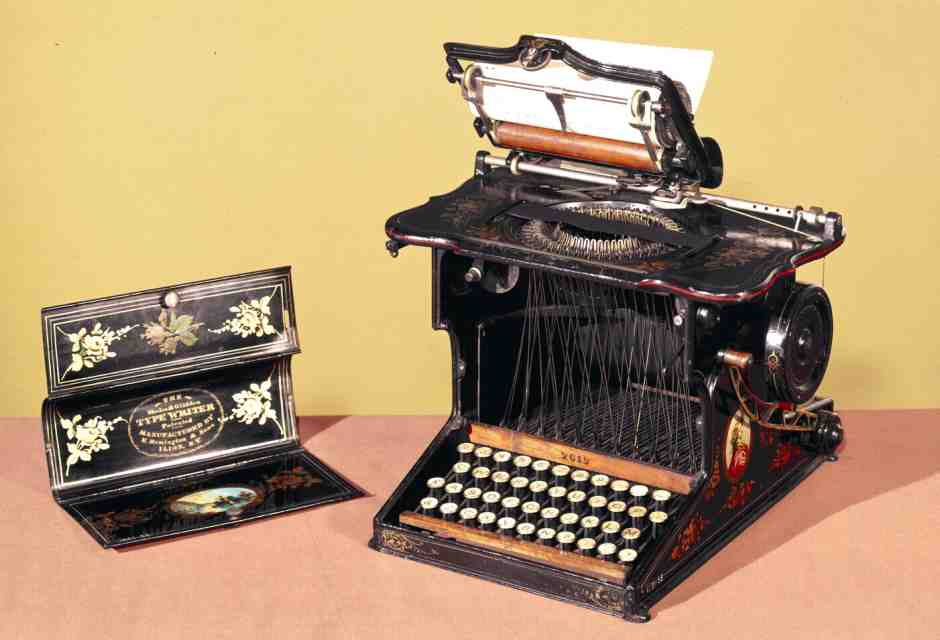 Macchina da scrivere Sholes e Glidden, 1875, la prima di successo commerciale (SSPL/Getty Images)&nbsp;<br />