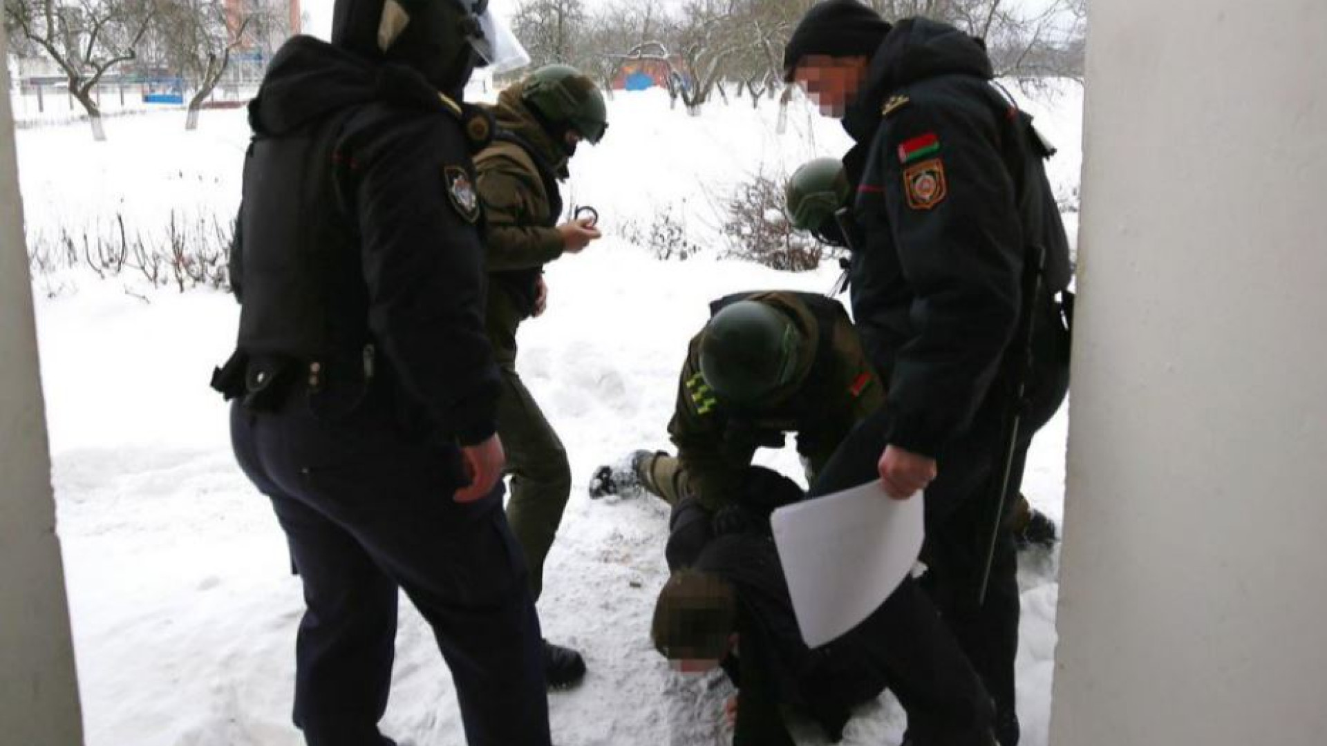 Immagine di Lukashenko fa «campagna elettorale»: repressione contro preti e attivisti