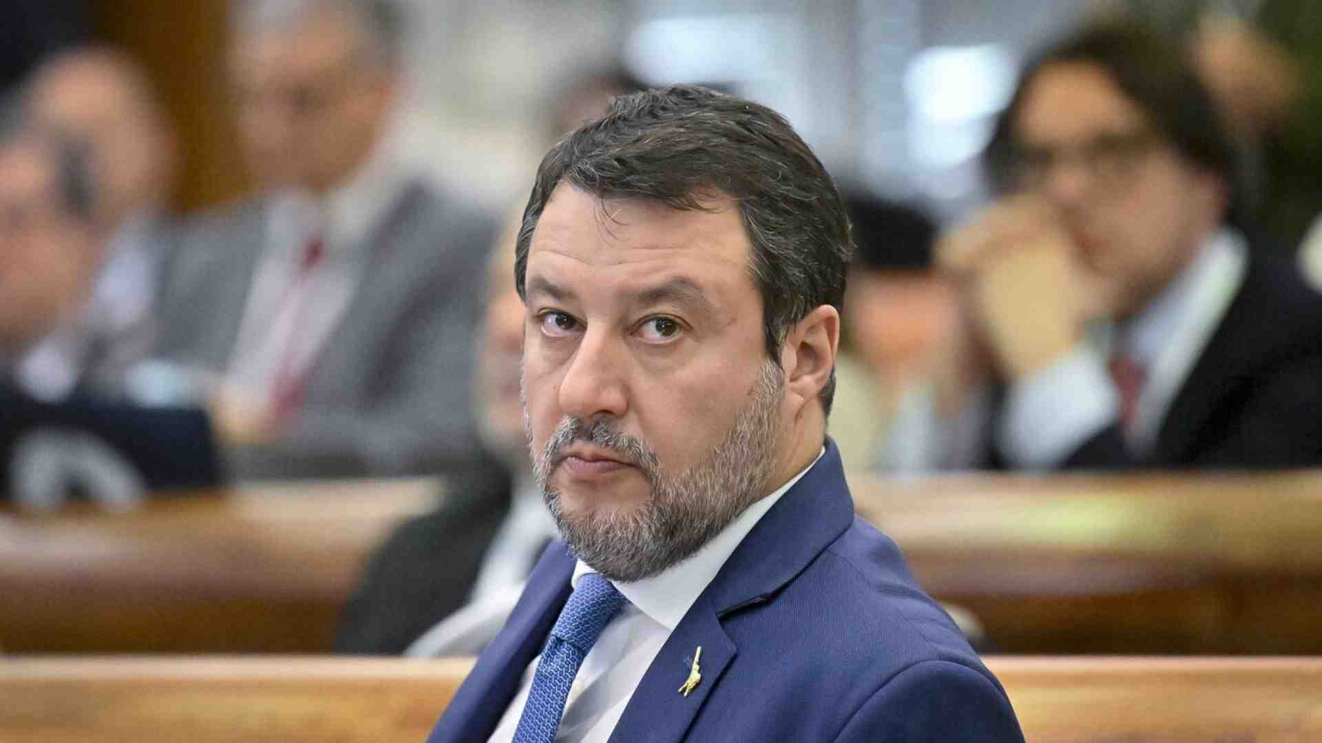 Immagine di Caso Salis, Salvini: "Non vorrei fosse la maestra di mia figlia". E Schlein: "Lui non dovrebbe fare il ministro"