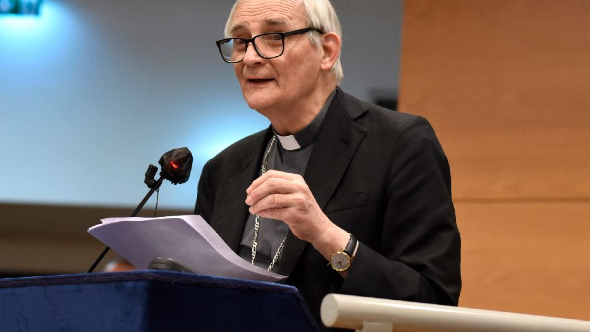 Immagine di Zuppi: la Chiesa dev'essere casa accogliente, non un albergo