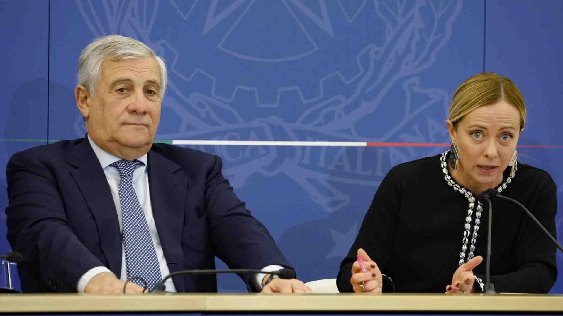 Immagine di Forza Fratelli d'Italia. Tajani fa i congressi, ma come Meloni preferisce i plebisciti alle sfide vere