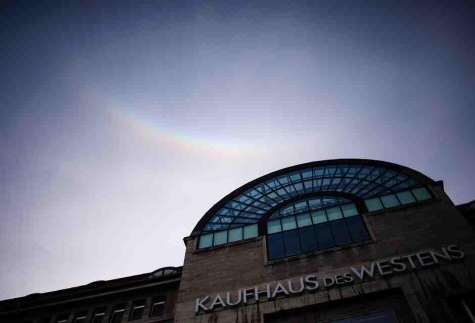 Il KaDeWe di Berlino (foto Epa, via Ansa)