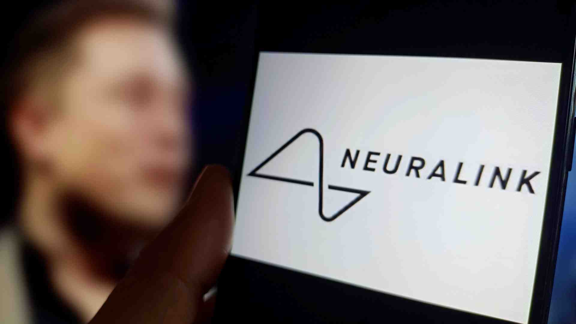 Immagine di Come funziona il chip nel cervello di Neuralink. Un'innovazione tra grandi dubbi e grandi speranze
