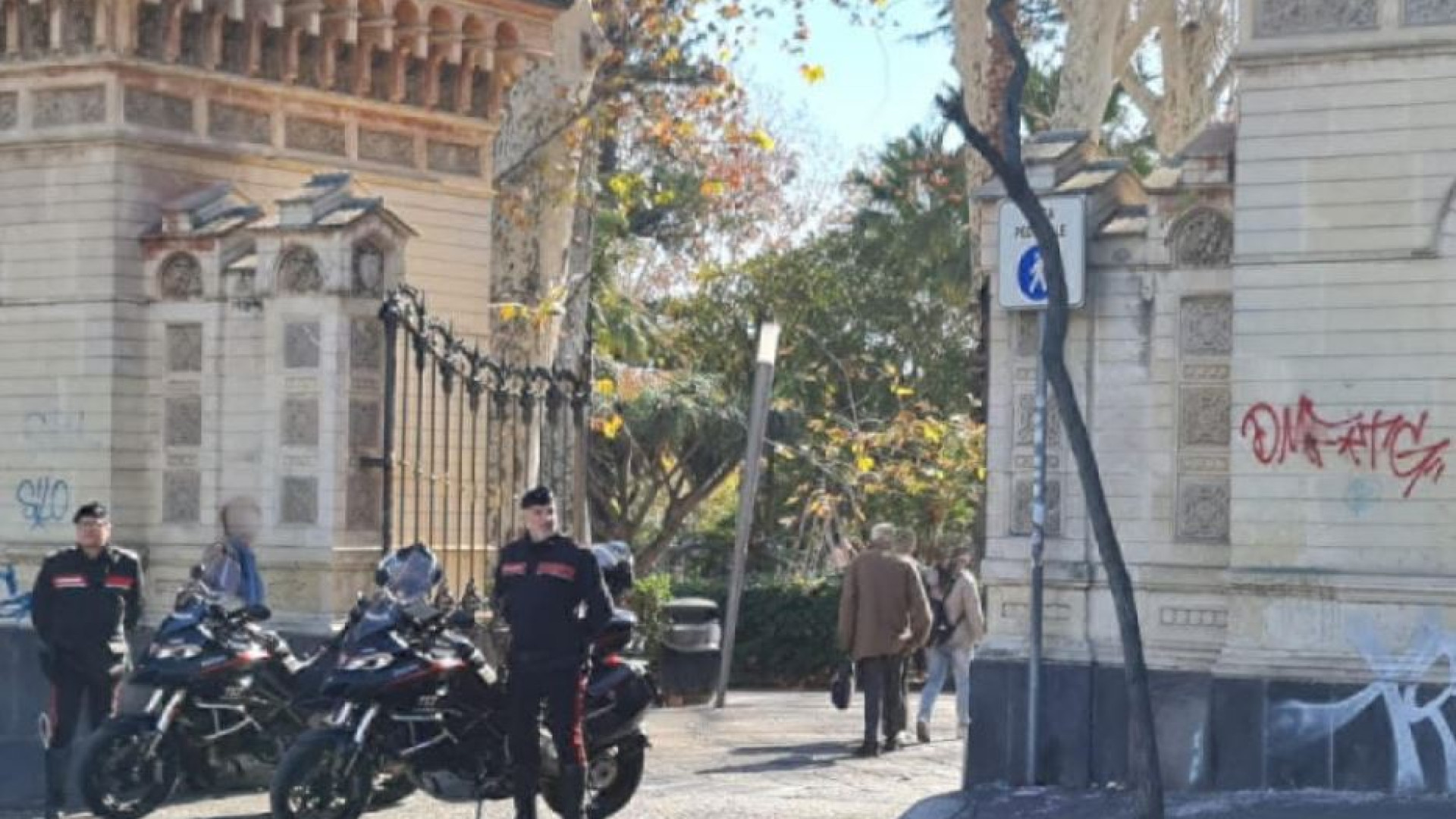 Immagine di Violenza di gruppo su una ragazzina di 13 anni, sette fermati