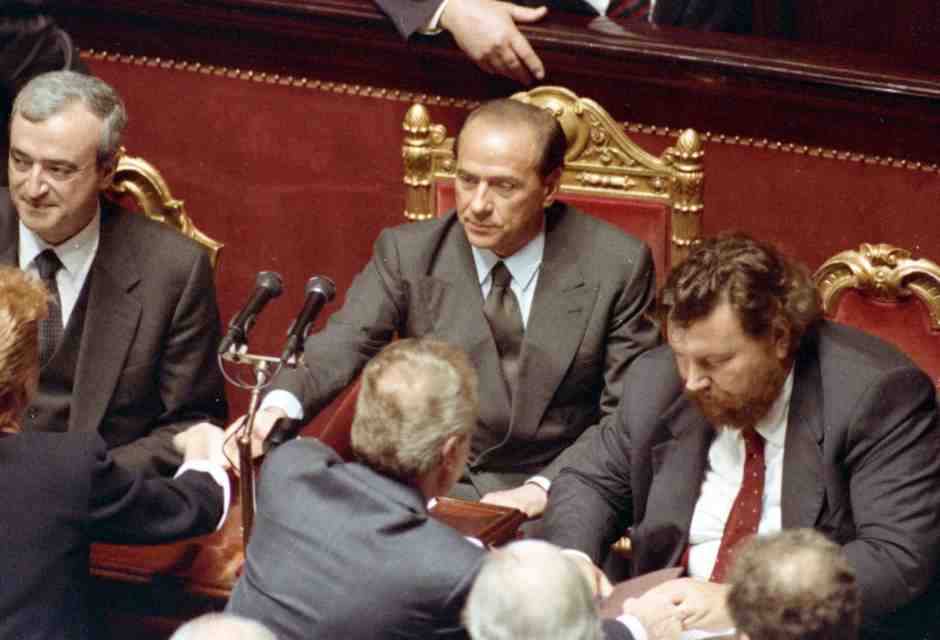  Silvio Berlusconi al Senato per il voto di fiducia al suo primo governo nel 1994 - foto Ansa